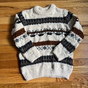 ‼️SOLD‼️Cozy large knit winter crewneck sweater (youth)